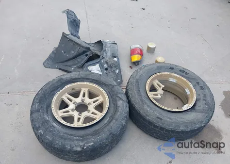 2002 Toyota Tundra Sr5 V8 from USA, damaged, VIN 5TBRT34152S331197